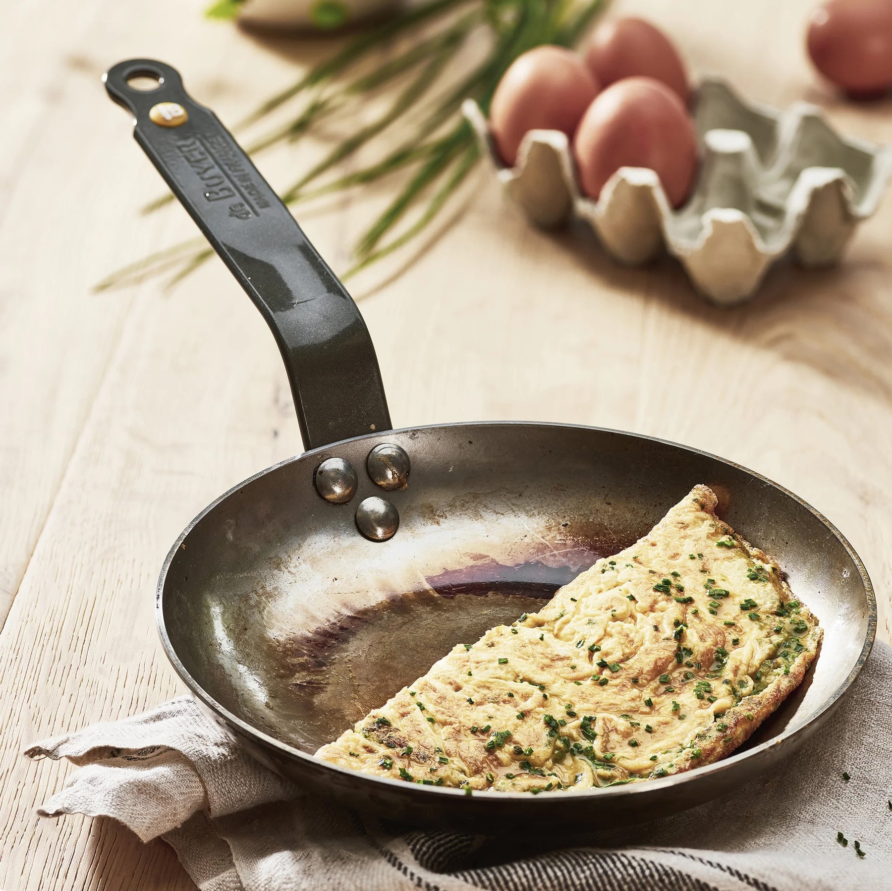 MINERAL B Carbon Steel Omelette Pan | 8.5" - De Buyer - Bluecashew Kitchen Homestead