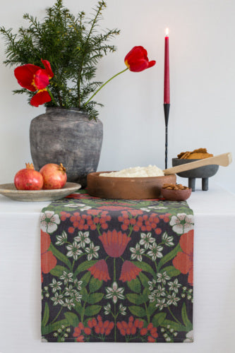 Julblommor Table Runner - Ekelund - Bluecashew Kitchen Homestead