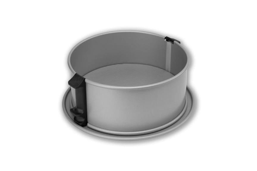 USA Pan 9" Leakproof Spring Form Pan - USA Pan - bluecashew kitchen homestead