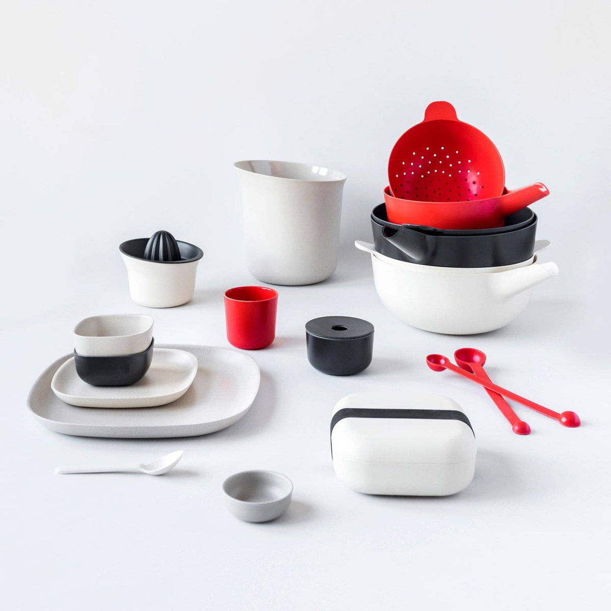 Pronto Measuring Spoon Set | Tomato