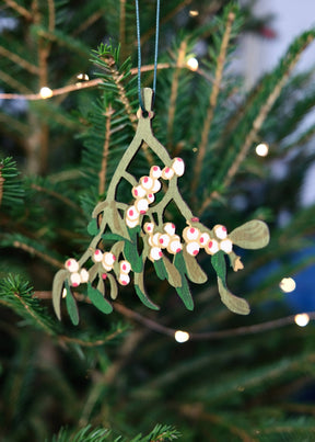 Wooden Mistletoe Decoration - East End Press - Bluecashew Kitchen Homestead