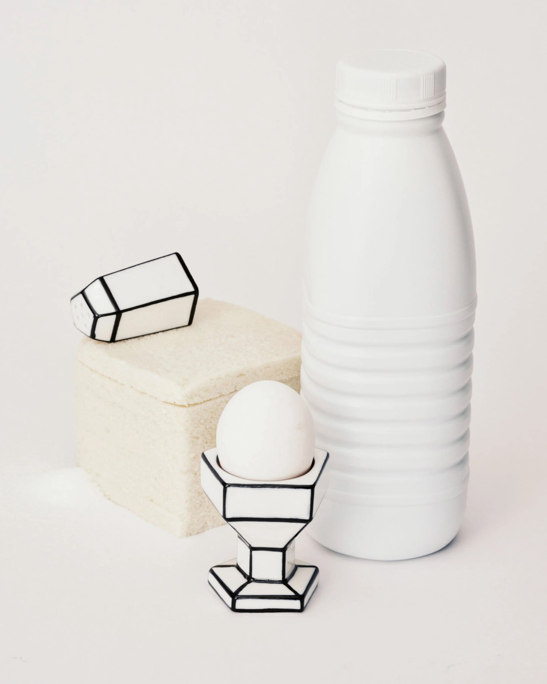 Egg Cup | White - Black Carte Blanche