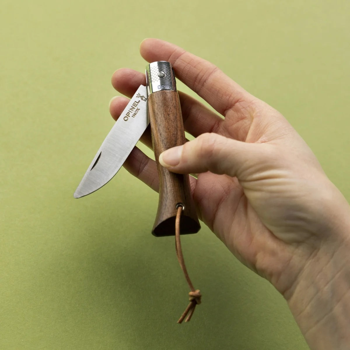 Néo6 Everyday Carry Folding Knife | Walnut