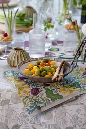 Vårblommor Table Runner